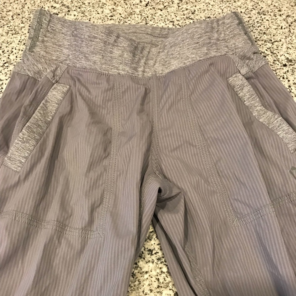 Girls Ivivva crop pants